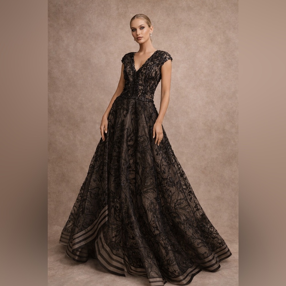 Elegant Black Lace Evening Gown